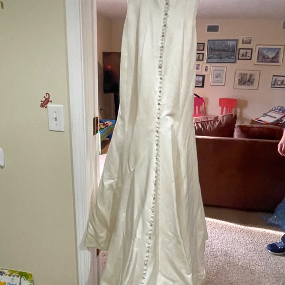 Wedding Gown- Jason Alexander Signature style 9804 - Picture 5 of 8